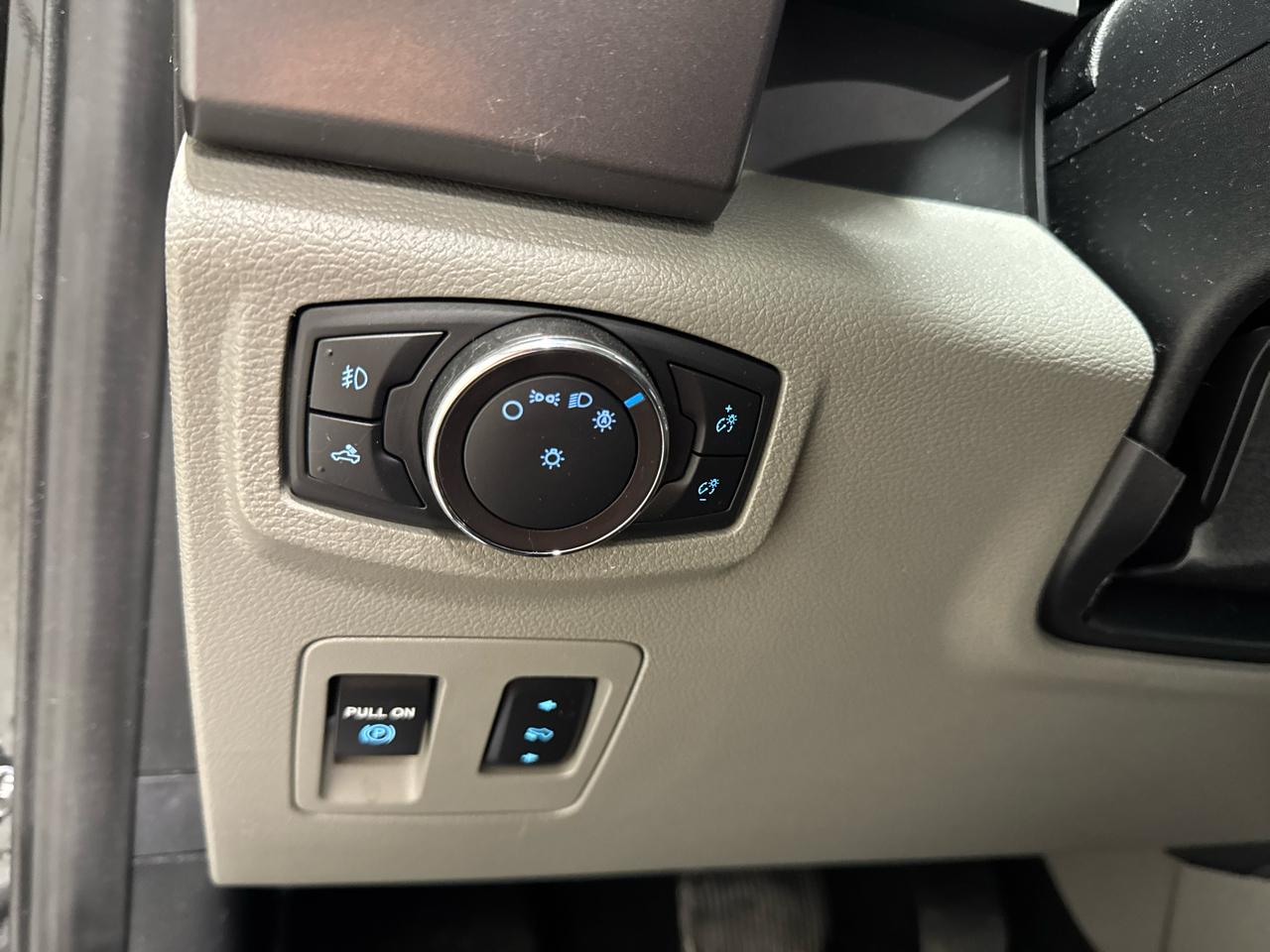 Ford F-150 XLT SuperCrew Short Bed 4WD 2019