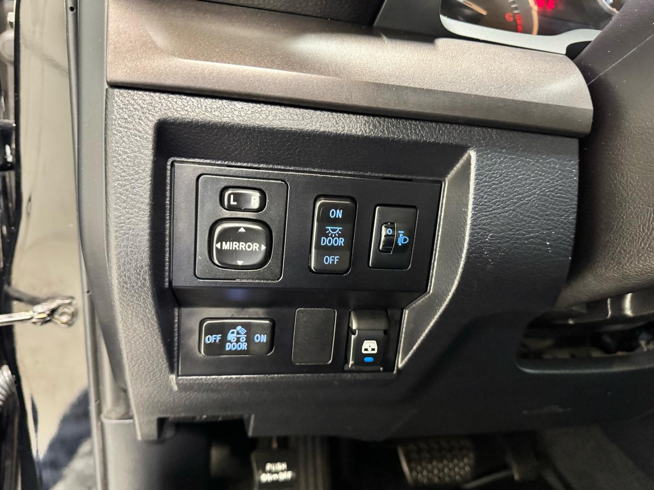 Toyota Tundra 4WD Truck CrewMax 5.7L V8 6-Spd AT TRD Pro (Natl) 2016