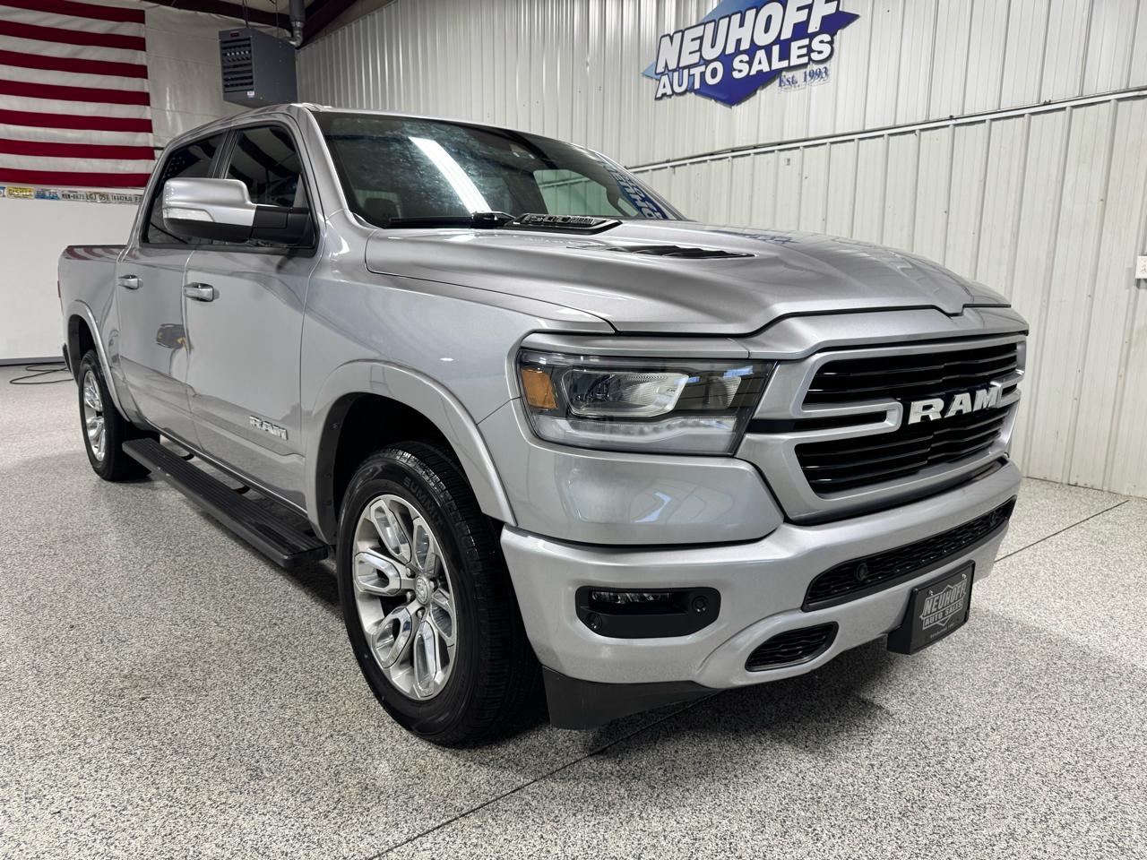 RAM 1500 Laramie 4x4 Crew Cab 5'7" Box 2021