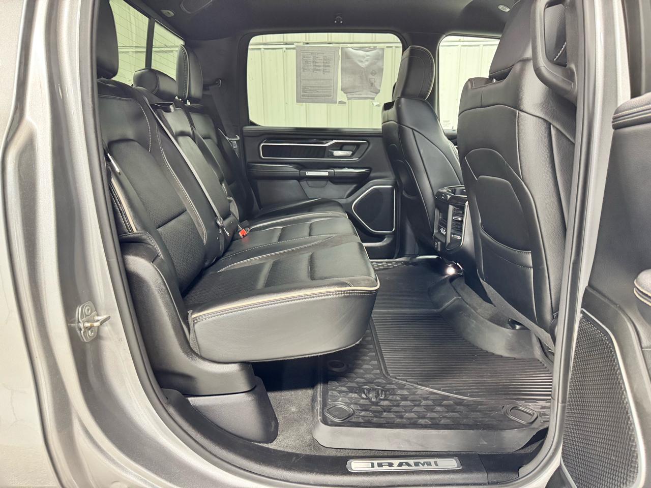 RAM 1500 Laramie 4x4 Crew Cab 5'7" Box 2021
