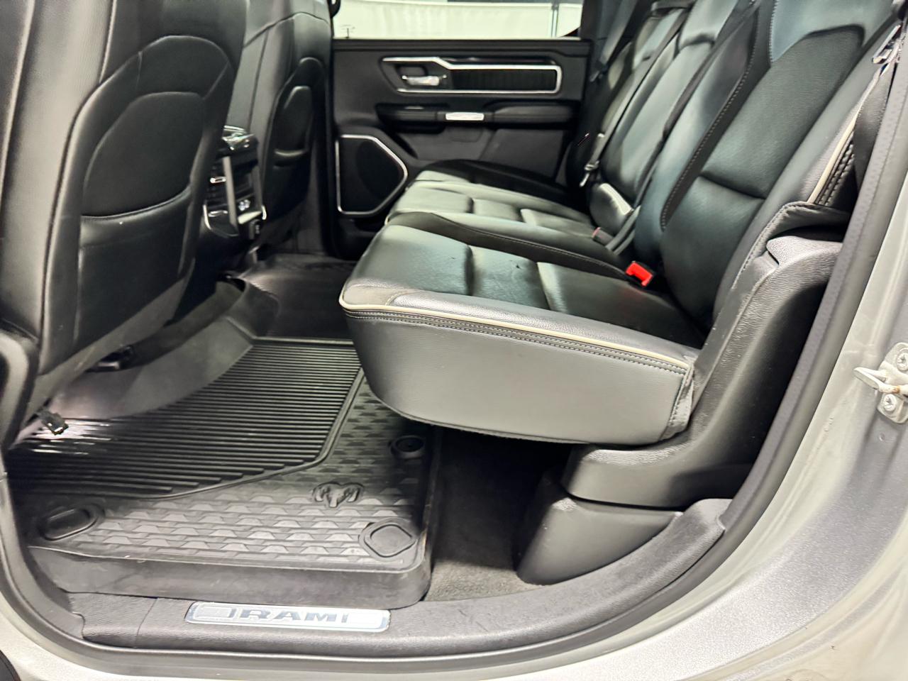 RAM 1500 Laramie 4x4 Crew Cab 5'7" Box 2021