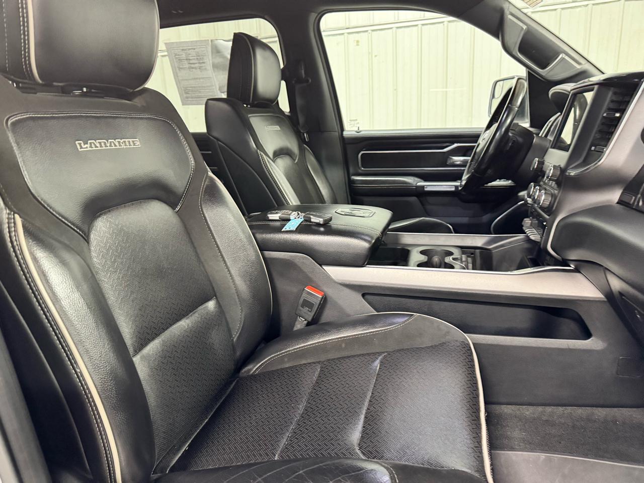 RAM 1500 Laramie 4x4 Crew Cab 5'7" Box 2021