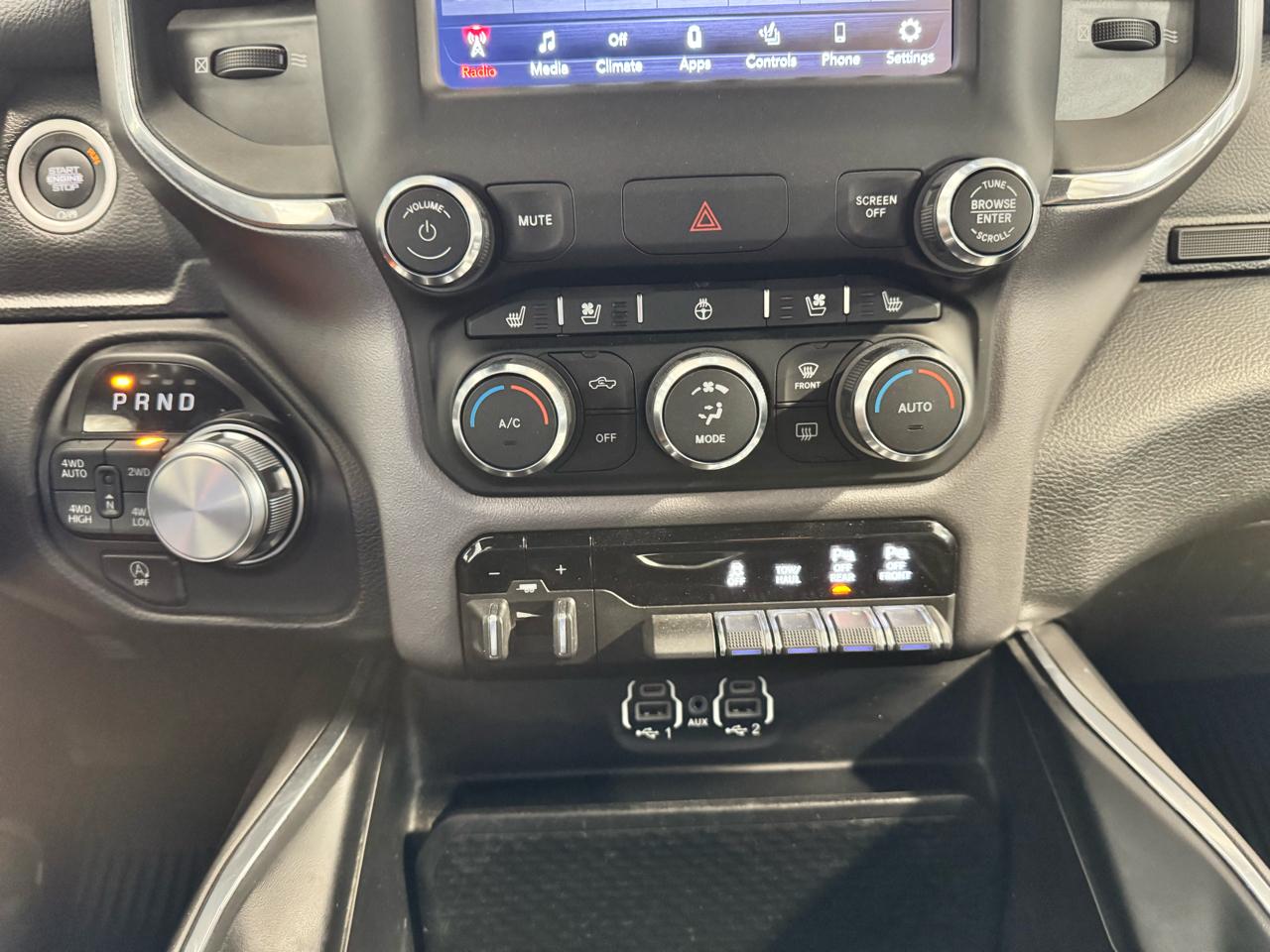 RAM 1500 Laramie 4x4 Crew Cab 5'7" Box 2021