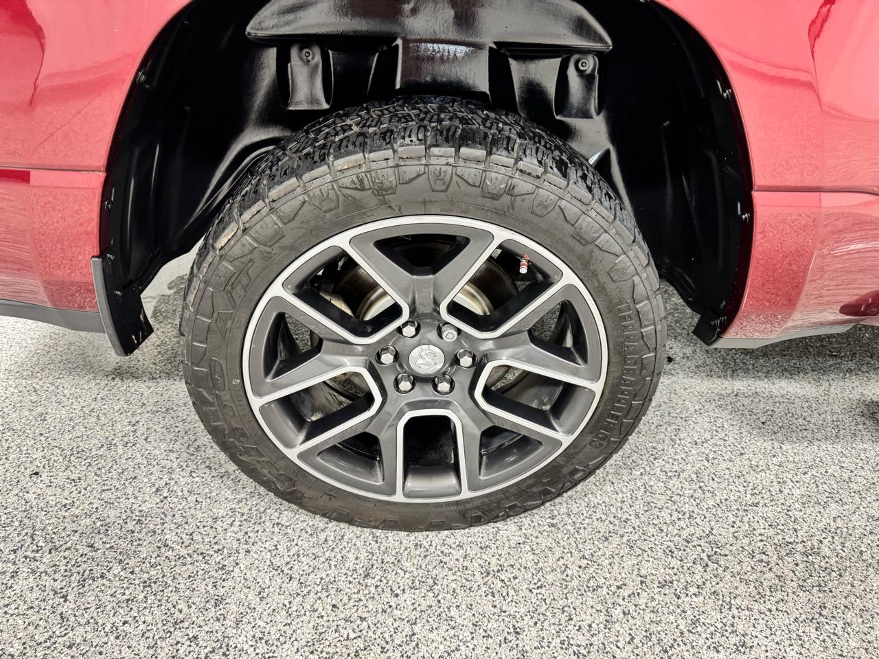 RAM 1500 Sport 4x4 Crew Cab 5'7" Box 2020