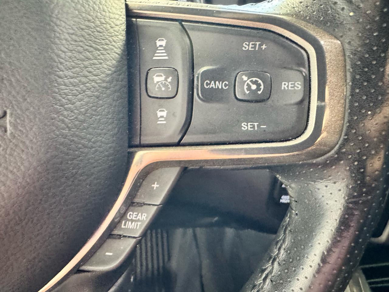 RAM 1500 Sport 4x4 Crew Cab 5'7" Box 2020