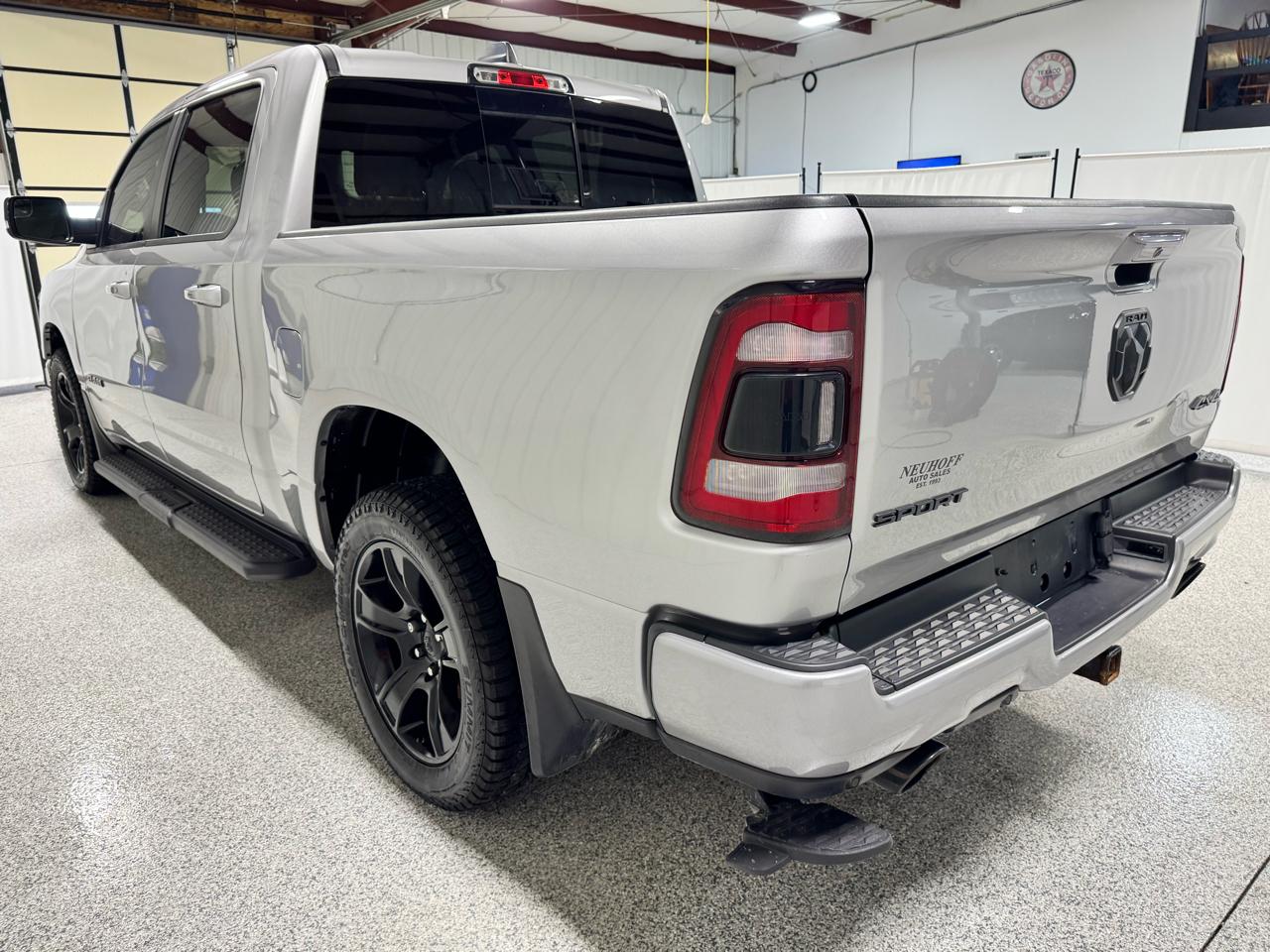 RAM 1500 Sport 4x4 Crew Cab 5'7" Box 2022