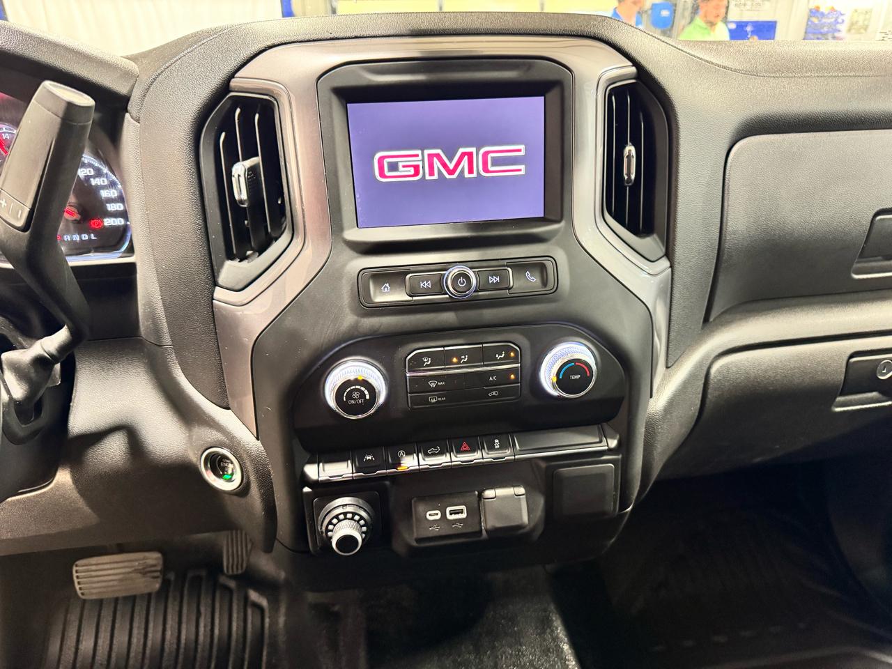 GMC Sierra 1500 4WD Crew Cab 157" Pro 2022