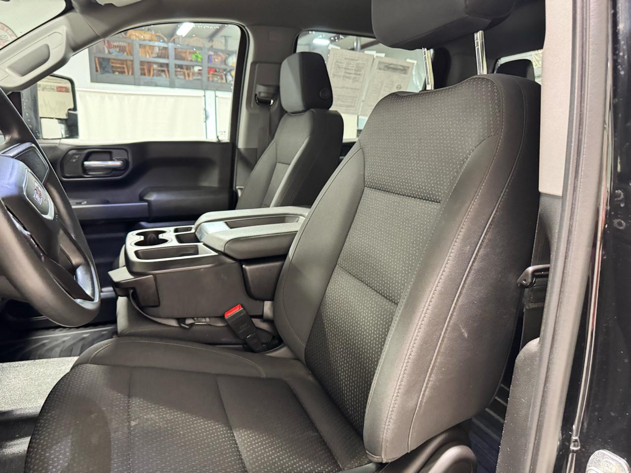 GMC Sierra 1500 4WD Crew Cab 157" Pro 2022