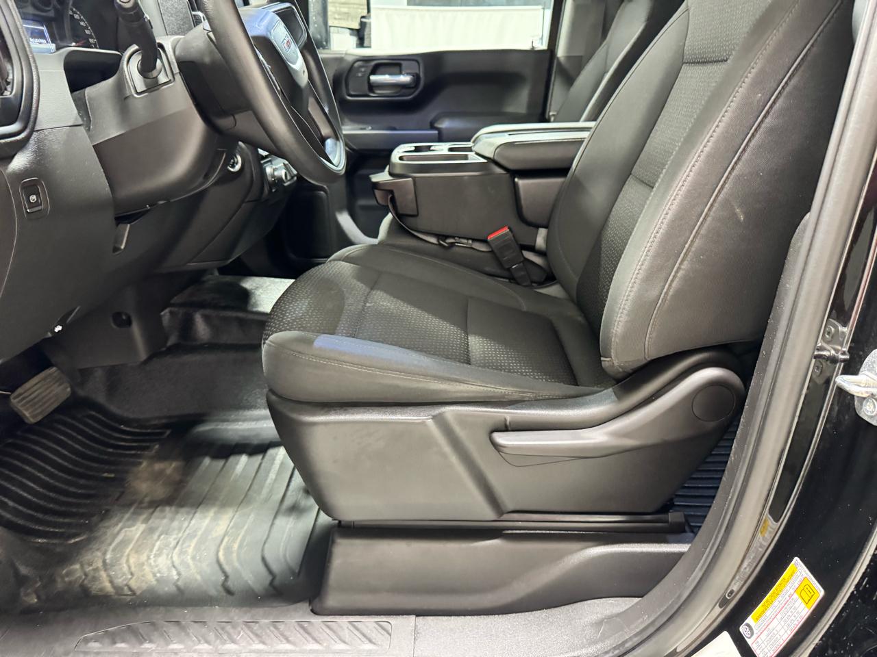 GMC Sierra 1500 4WD Crew Cab 157" Pro 2022