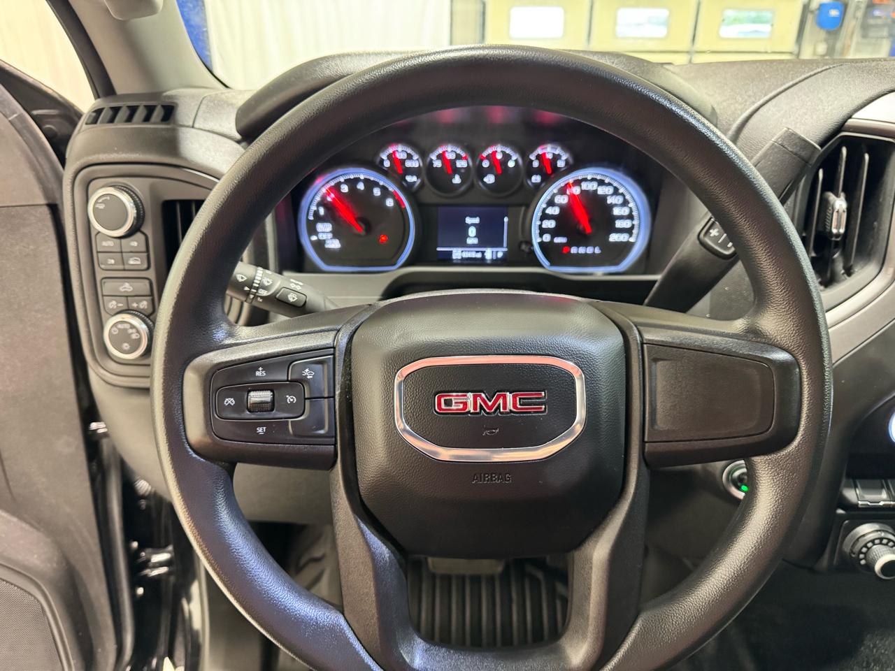 GMC Sierra 1500 4WD Crew Cab 157" Pro 2022