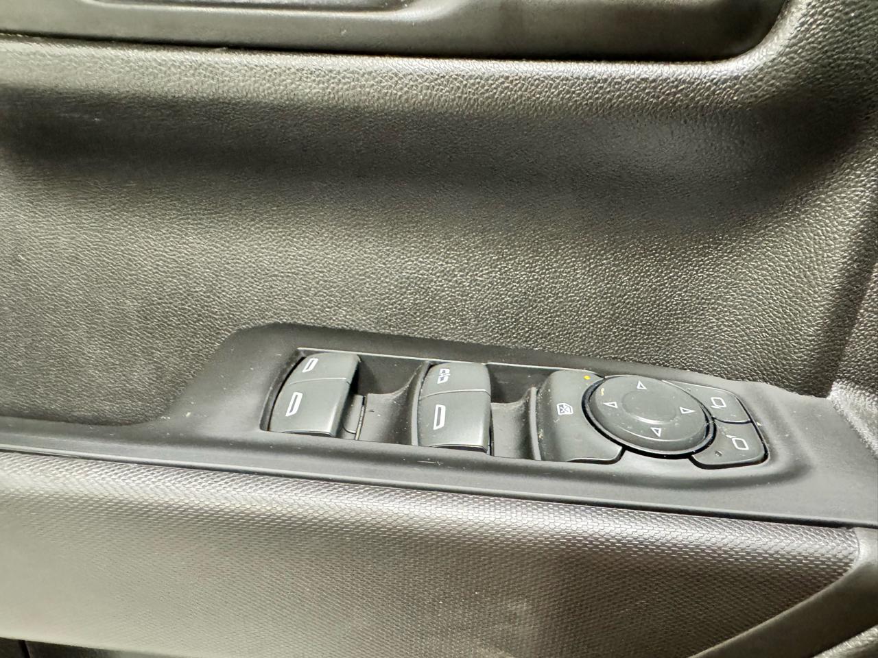 GMC Sierra 1500 4WD Crew Cab 157" Pro 2022