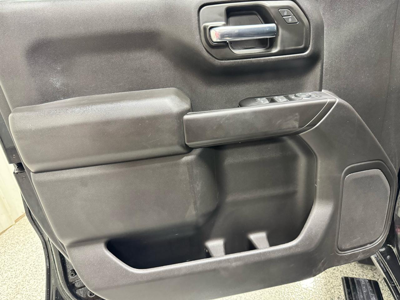 GMC Sierra 1500 4WD Crew Cab 157" Pro 2022