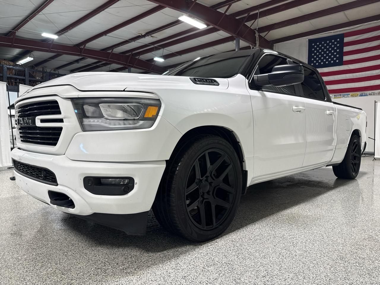 RAM 1500 Big Horn 4x4 Crew Cab 6'4" Box 2020