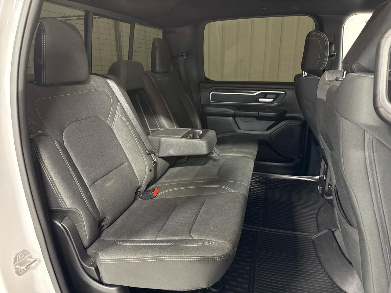 RAM 1500 Big Horn 4x4 Crew Cab 6'4" Box 2020