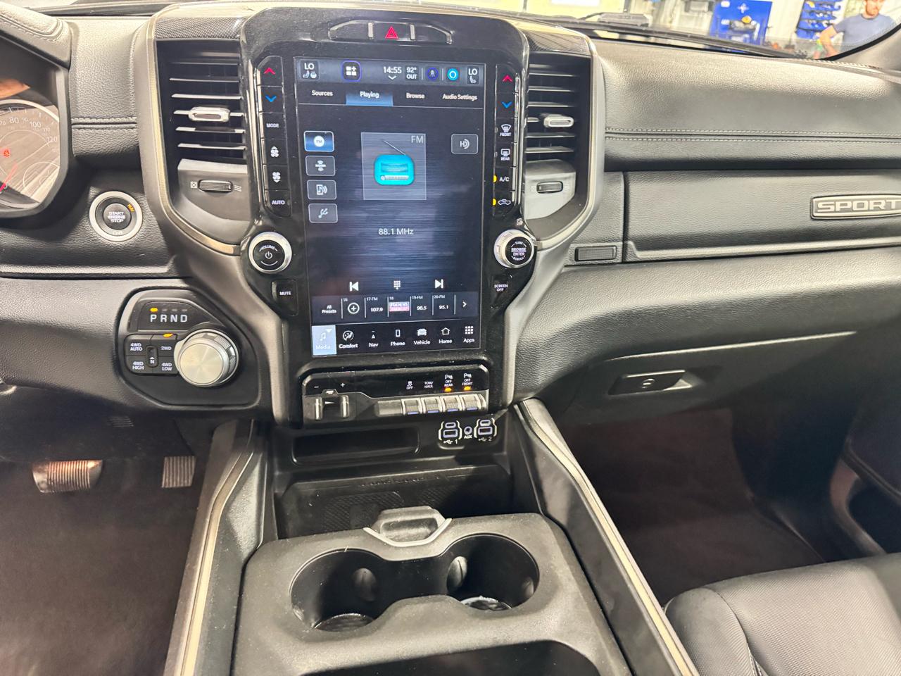 RAM 1500 Sport 4x4 Crew Cab 6'4" Box 2022