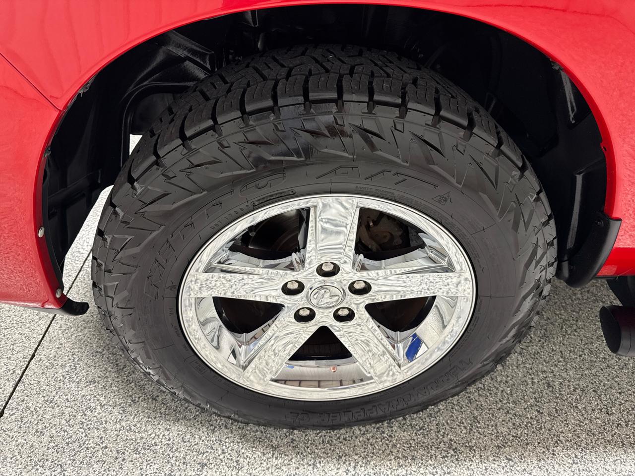 RAM 1500 Express 4x4 Crew Cab 5'7" Box 2017