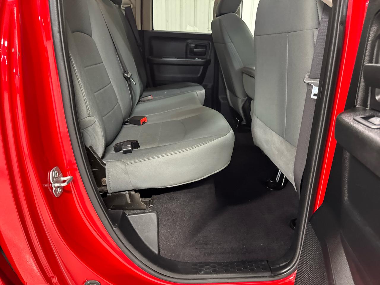 RAM 1500 Express 4x4 Crew Cab 5'7" Box 2017