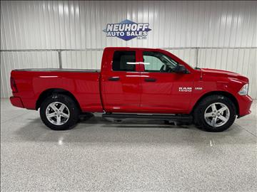 2017 RAM 1500 Express 4x4 Crew Cab 5'7" Box
