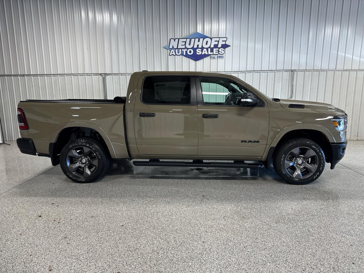 2020 RAM 1500 Big Horn 4x4 Crew Cab 5'7" Box