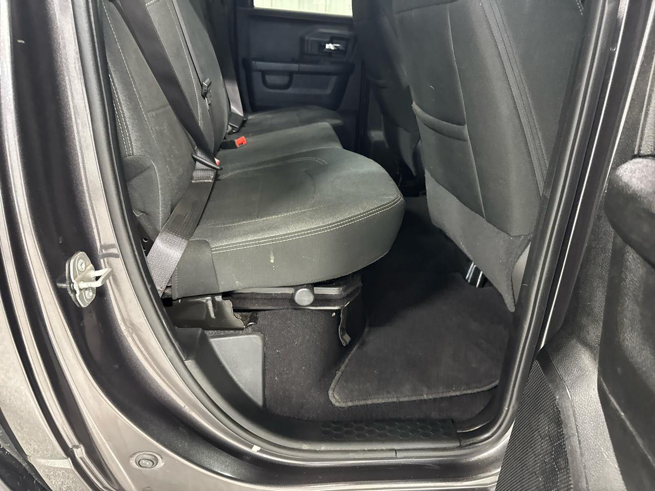 RAM 1500 Classic Warlock 4x4 Quad Cab 6'4" Box 2021