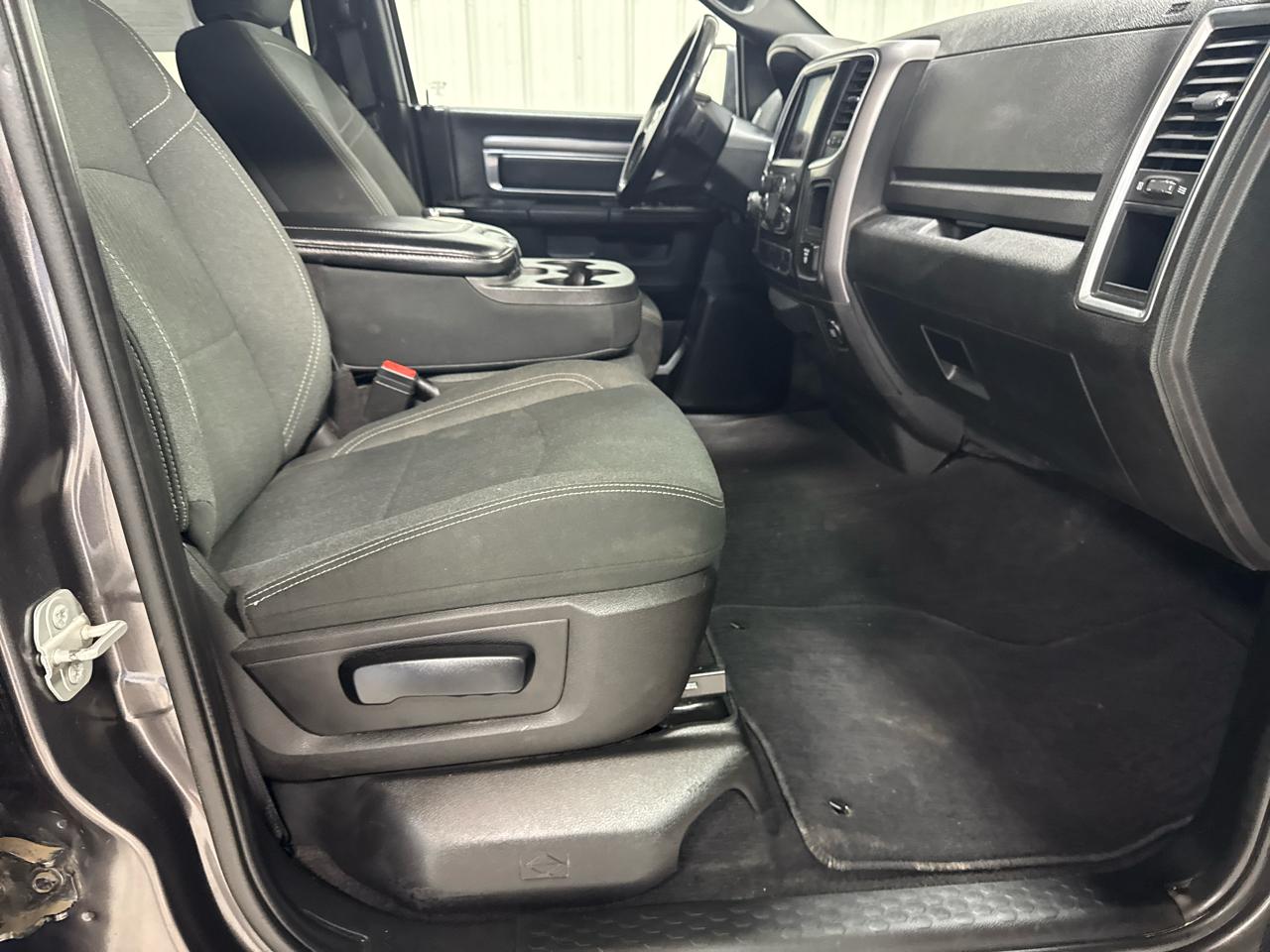 RAM 1500 Classic Warlock 4x4 Quad Cab 6'4" Box 2021