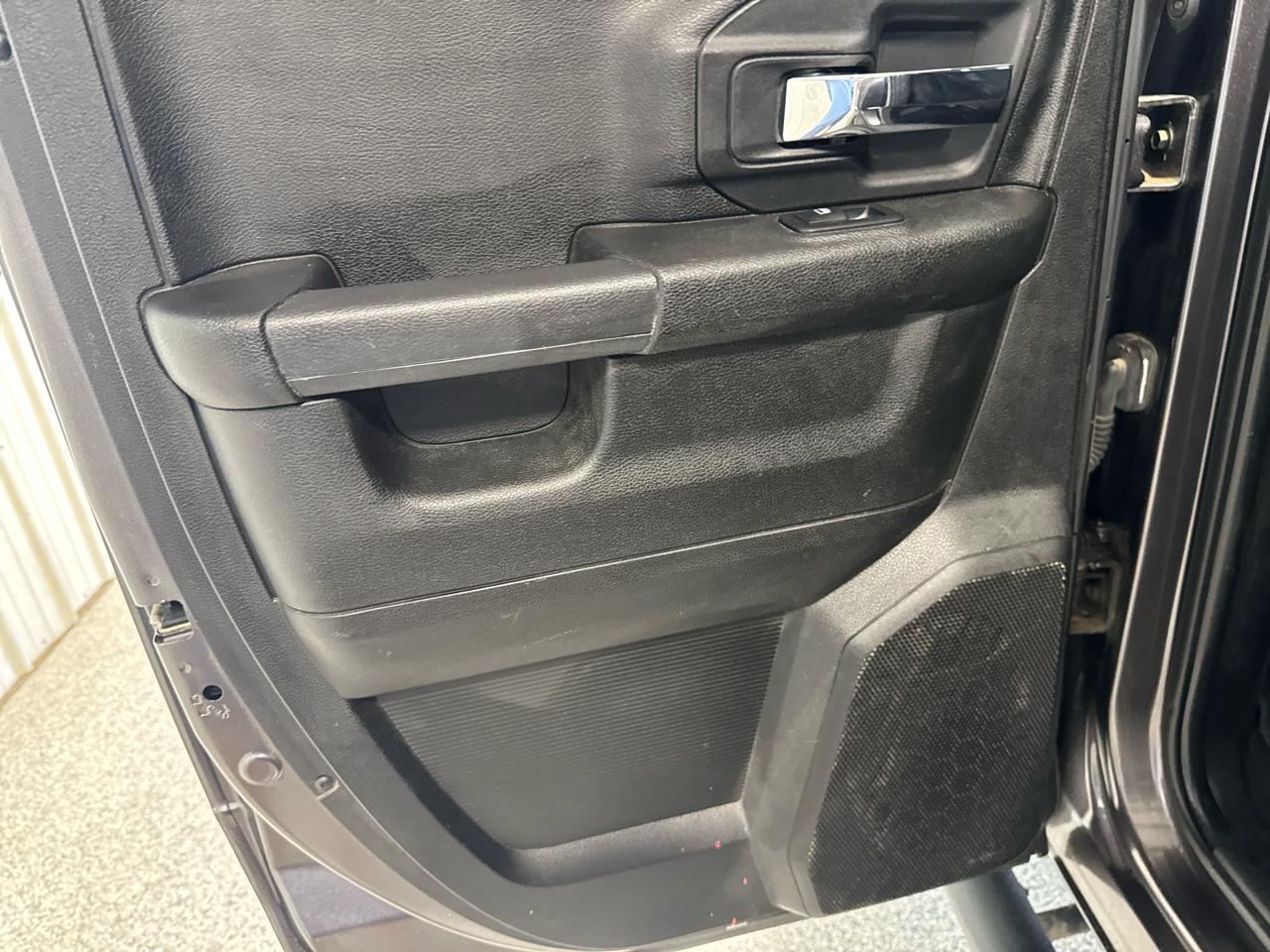 RAM 1500 Classic Warlock 4x4 Quad Cab 6'4" Box 2021