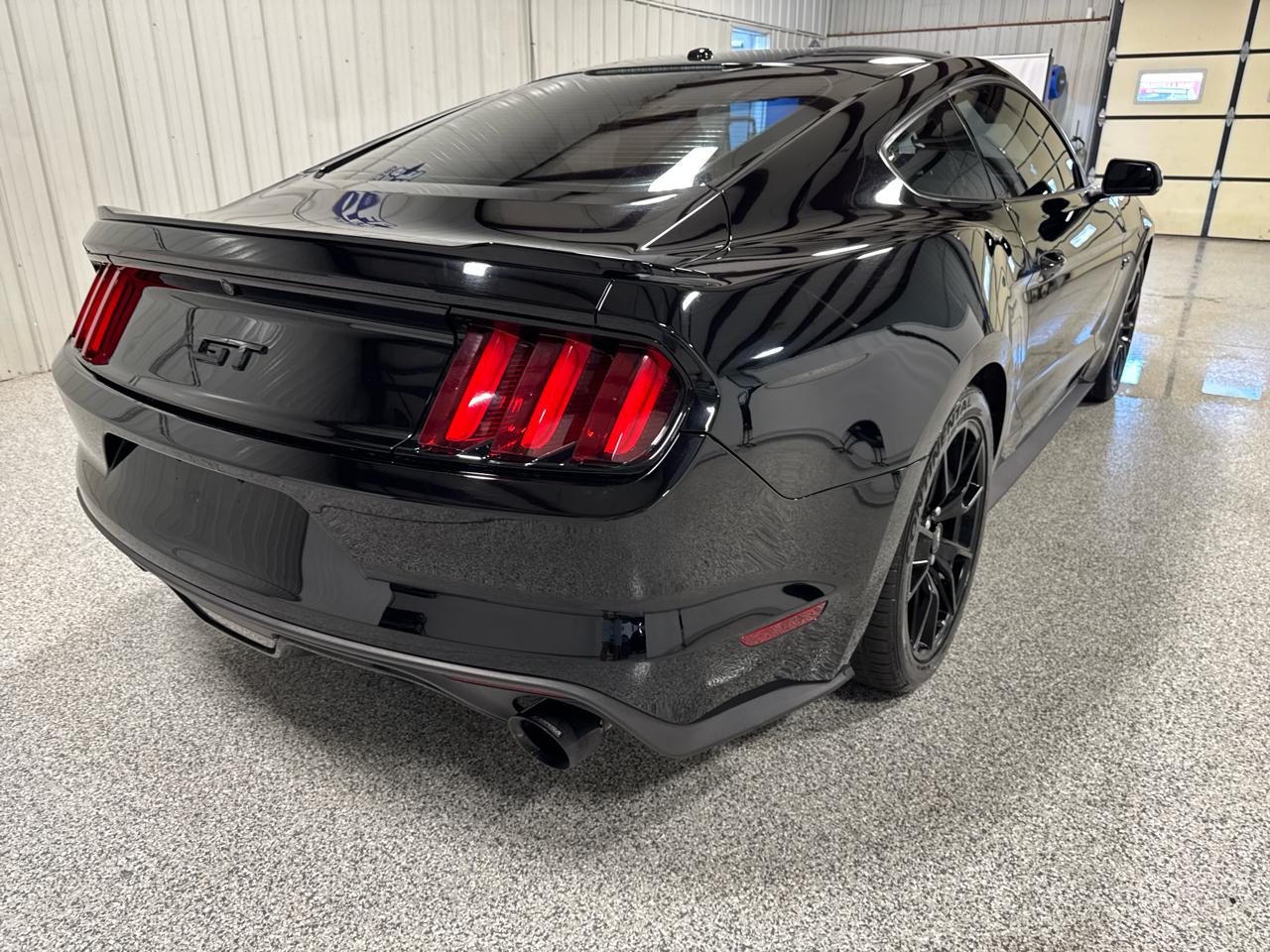Ford Mustang GT Fastback 2017