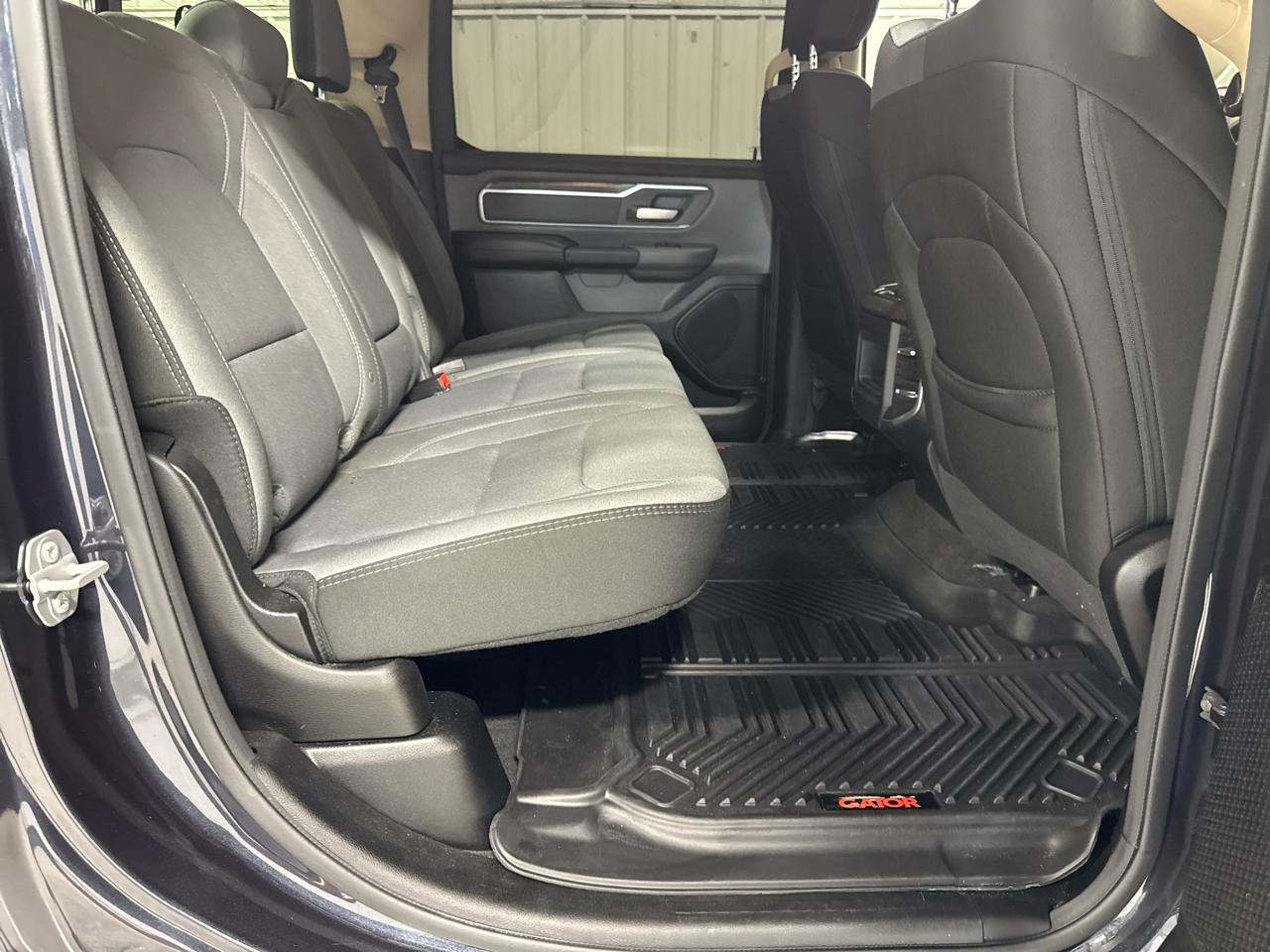 RAM 1500 Big Horn 4x2 Crew Cab 5'7" Box 2020