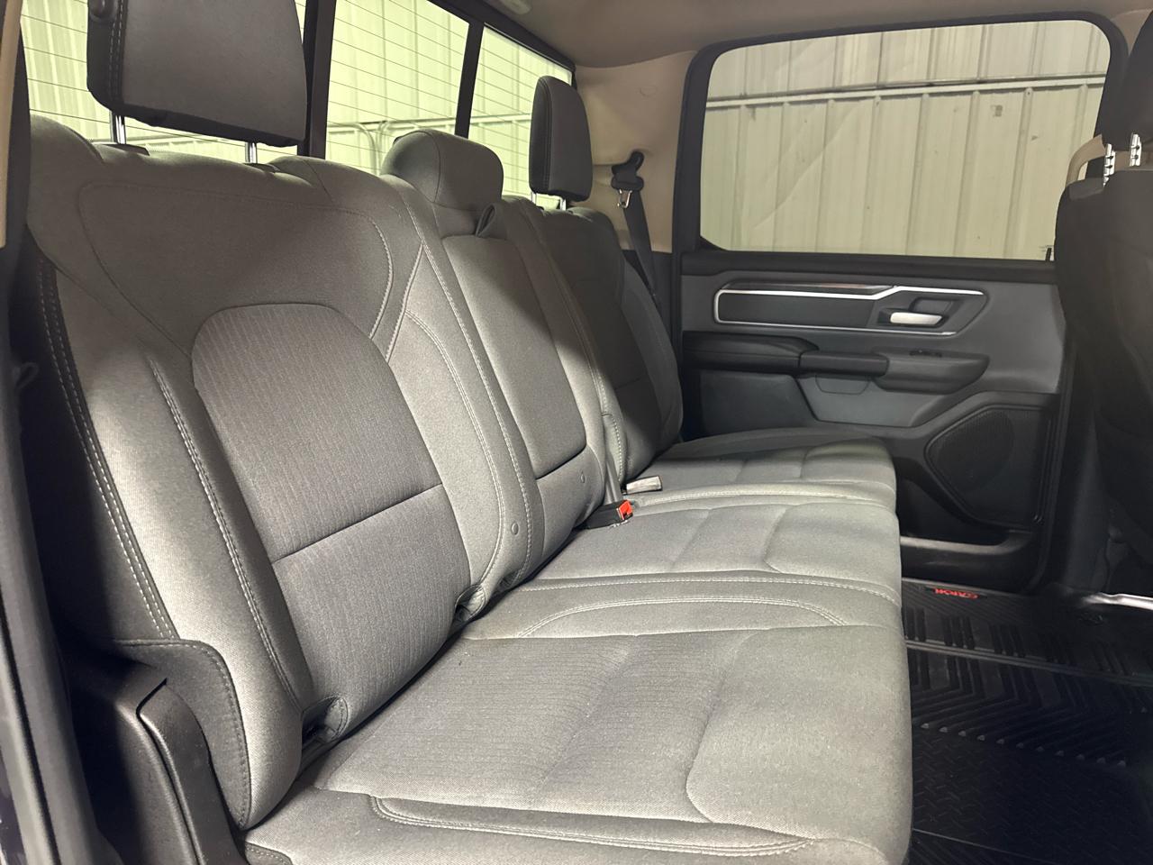 RAM 1500 Big Horn 4x2 Crew Cab 5'7" Box 2020