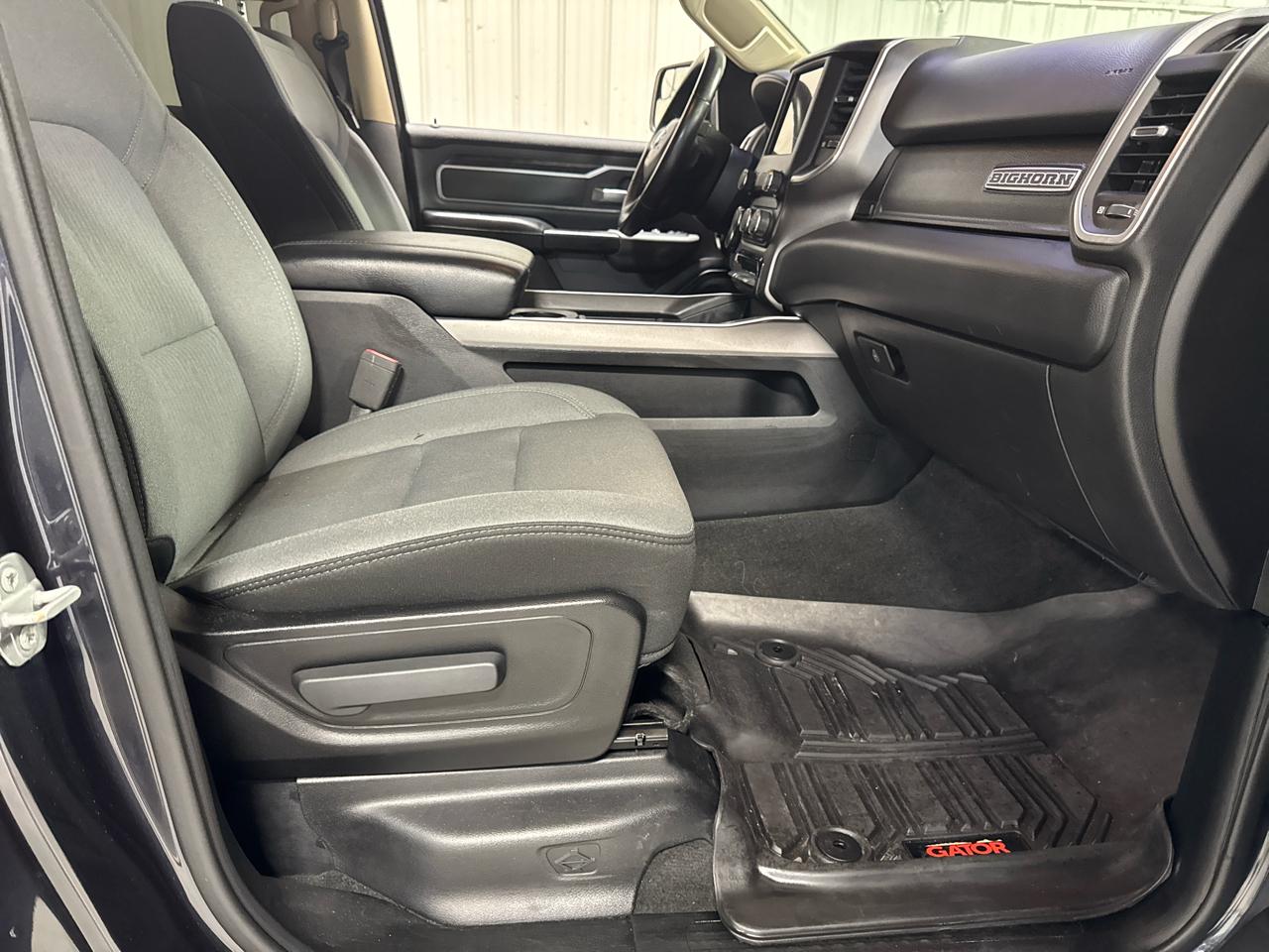 RAM 1500 Big Horn 4x2 Crew Cab 5'7" Box 2020