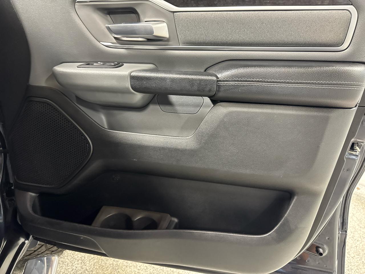 RAM 1500 Big Horn 4x2 Crew Cab 5'7" Box 2020