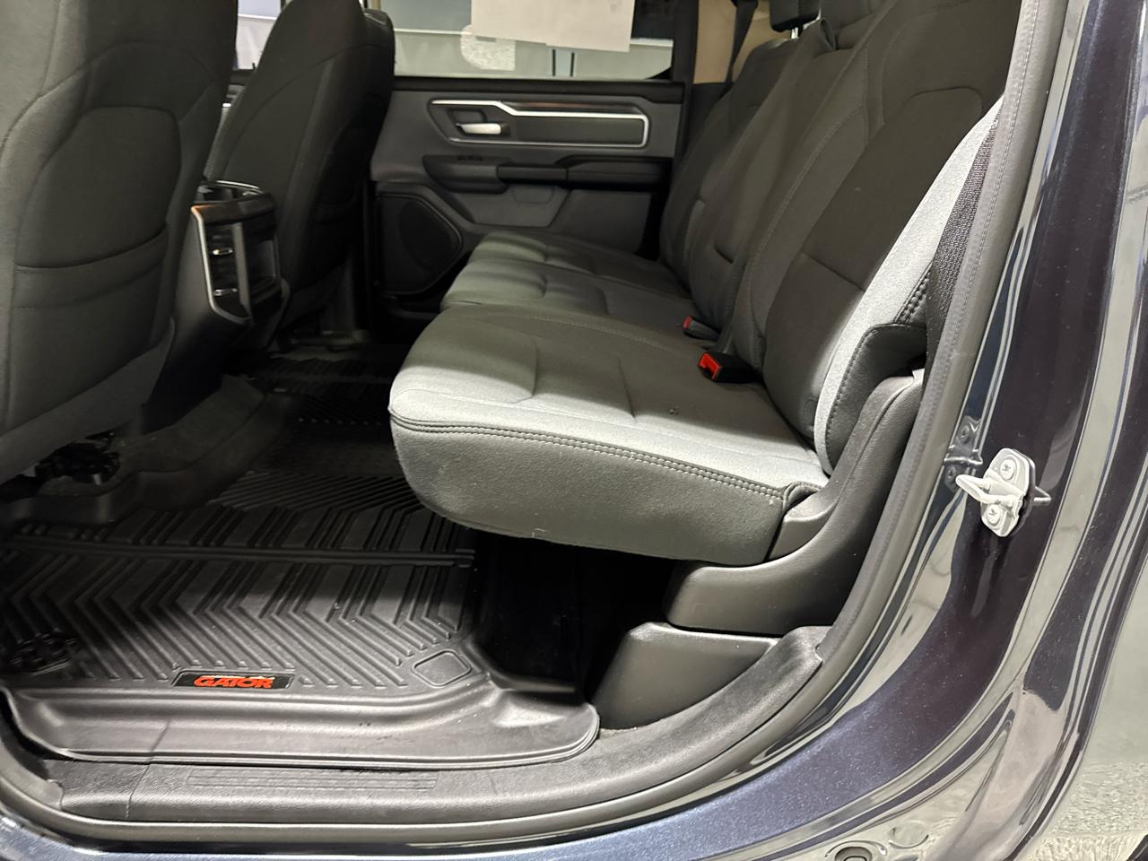 RAM 1500 Big Horn 4x2 Crew Cab 5'7" Box 2020