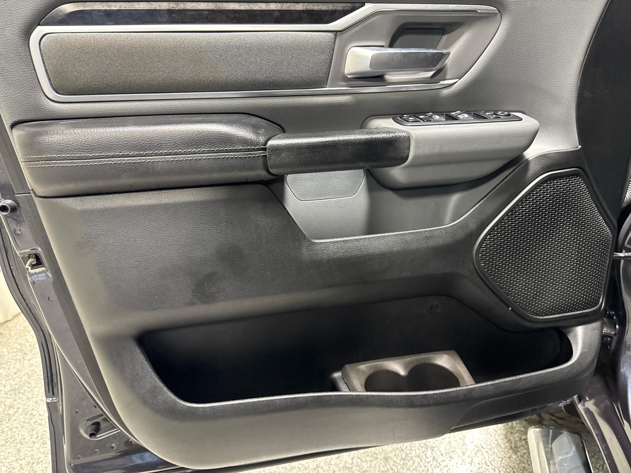 RAM 1500 Big Horn 4x2 Crew Cab 5'7" Box 2020