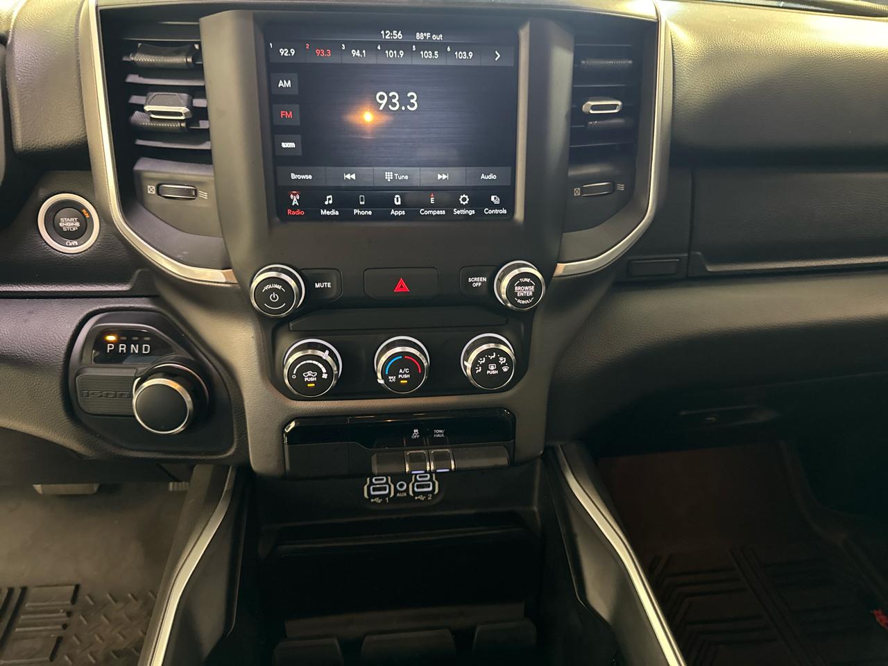 RAM 1500 Big Horn 4x2 Crew Cab 5'7" Box 2020