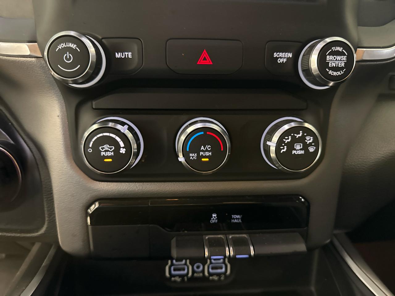 RAM 1500 Big Horn 4x2 Crew Cab 5'7" Box 2020