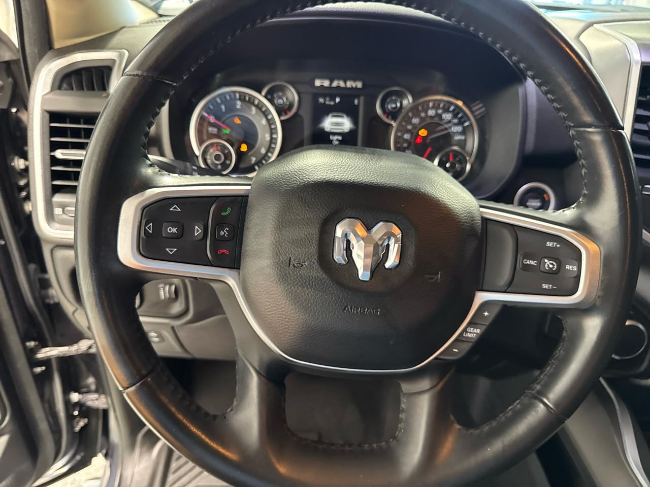 RAM 1500 Big Horn 4x2 Crew Cab 5'7" Box 2020