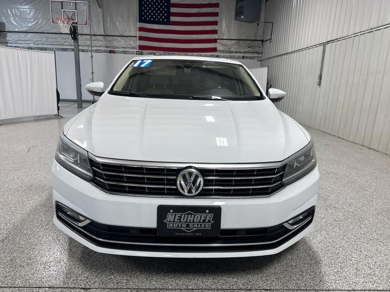 Volkswagen Passat 1.8T SEL Premium Auto 2017