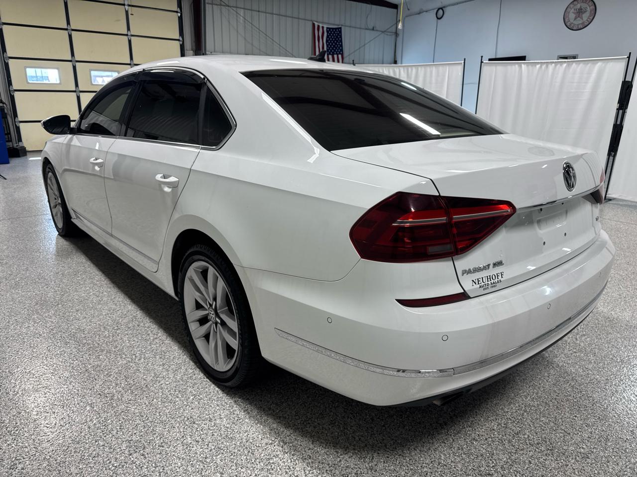 Volkswagen Passat 1.8T SEL Premium Auto 2017