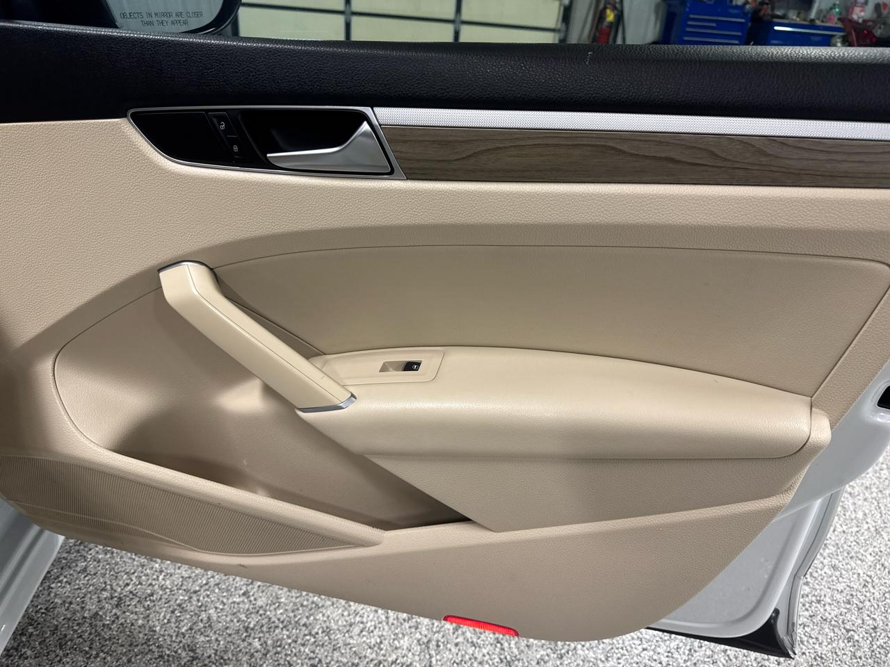Volkswagen Passat 1.8T SEL Premium Auto 2017