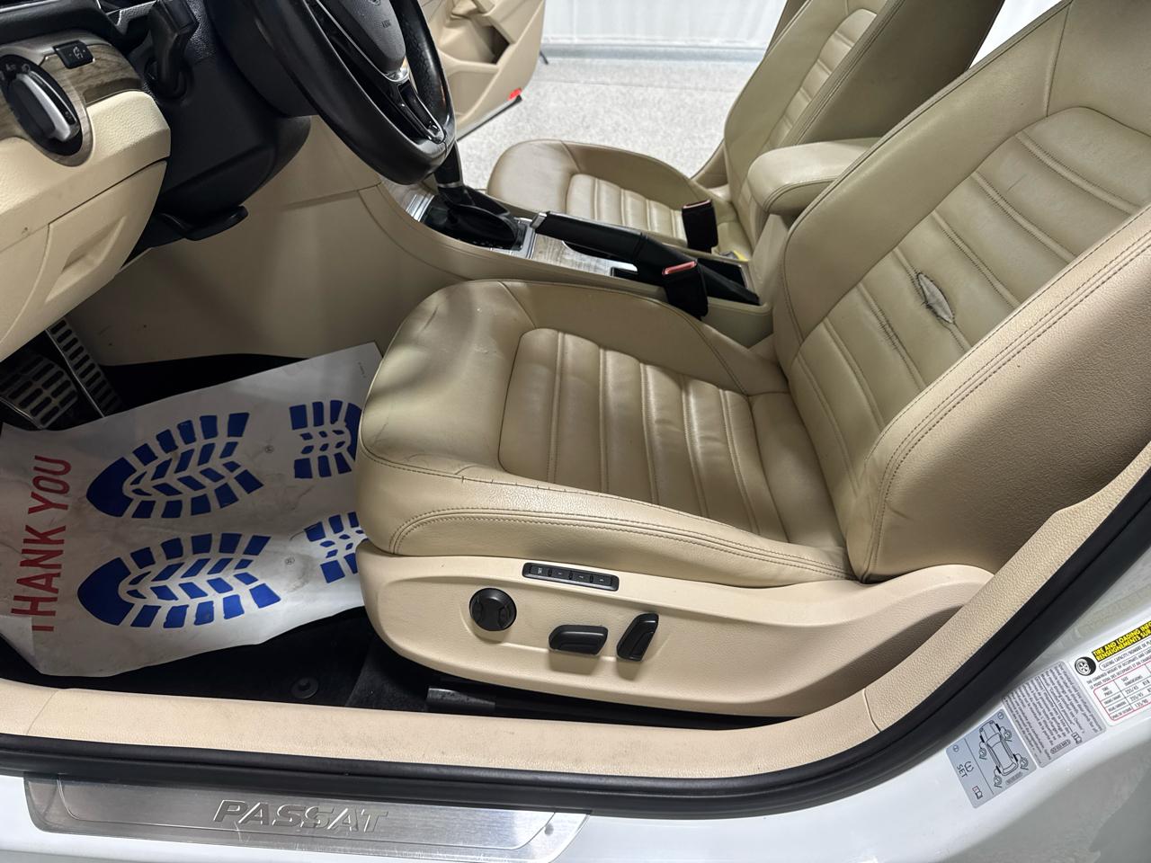 Volkswagen Passat 1.8T SEL Premium Auto 2017