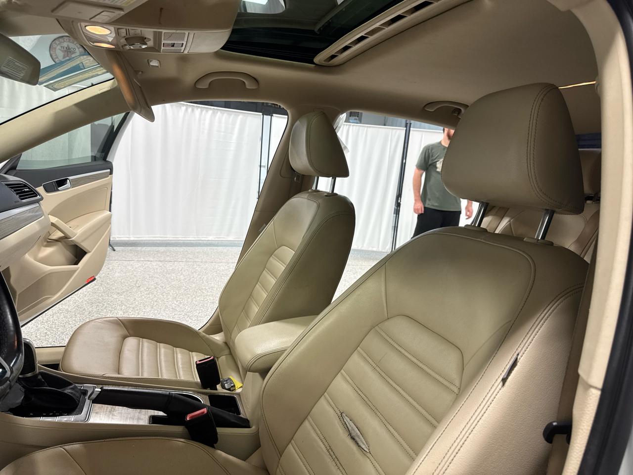 Volkswagen Passat 1.8T SEL Premium Auto 2017