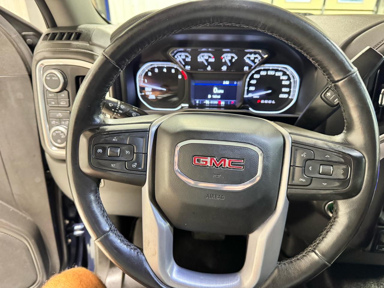 GMC Sierra 1500 4WD Crew Cab 147" SLE 2020