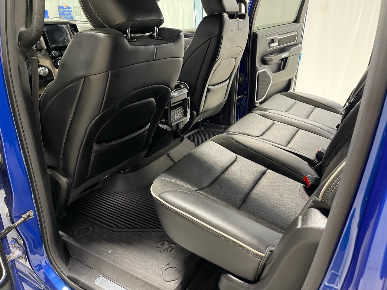 RAM 1500 Laramie 4x4 Crew Cab 5'7" Box 2019