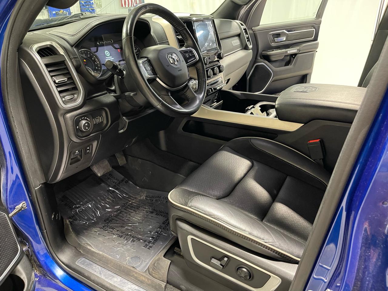 RAM 1500 Laramie 4x4 Crew Cab 5'7" Box 2019