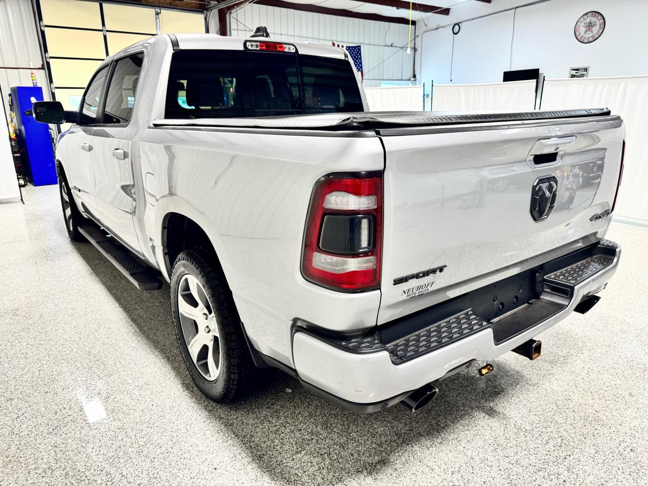 RAM 1500 Sport 4x4 Crew Cab 5'7" Box 2020