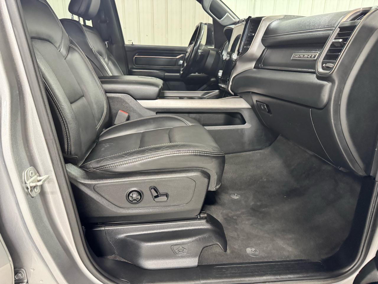 RAM 1500 Sport 4x4 Crew Cab 5'7" Box 2020