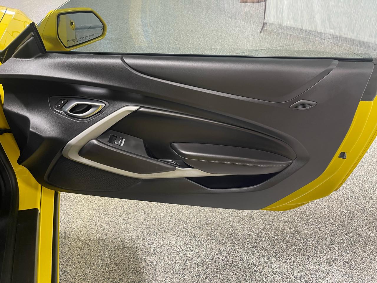 Chevrolet Camaro 2dr Cpe 1LT 2018