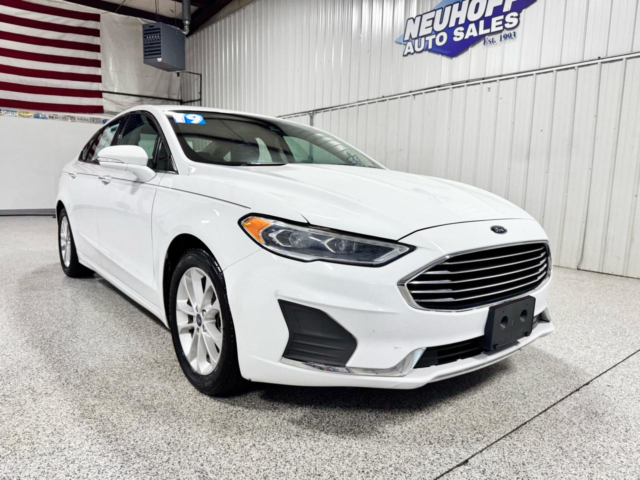 Ford Fusion Hybrid SEL FWD 2019