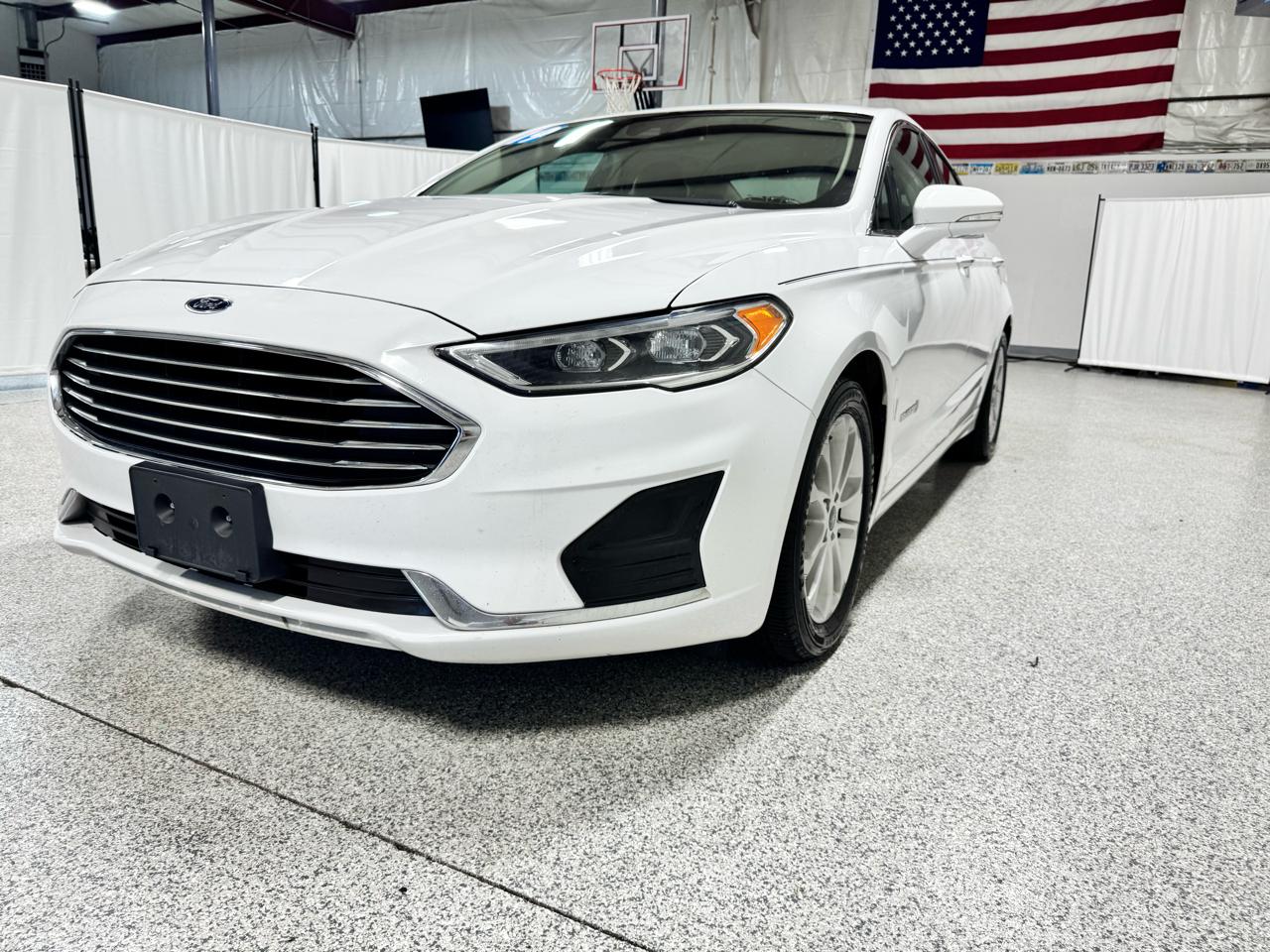 Ford Fusion Hybrid SEL FWD 2019