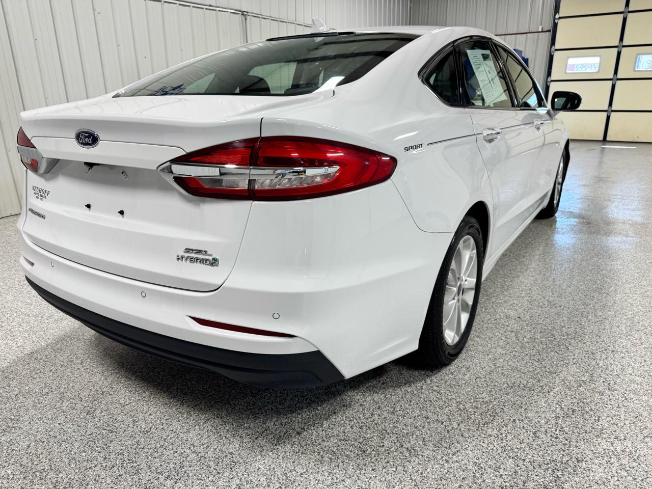 Ford Fusion Hybrid SEL FWD 2019